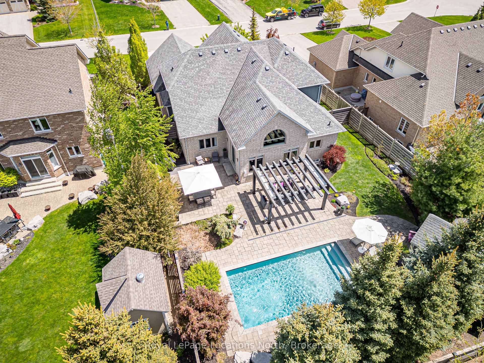 Photo 3 of 16 Frances Drive, Collingwood — HOMEH
