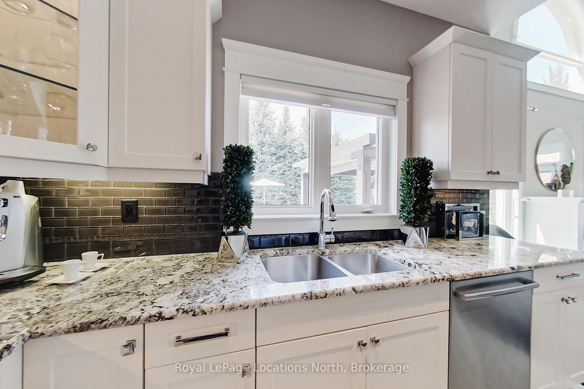 Photo 12 of 16 Frances Drive, Collingwood — HOMEH