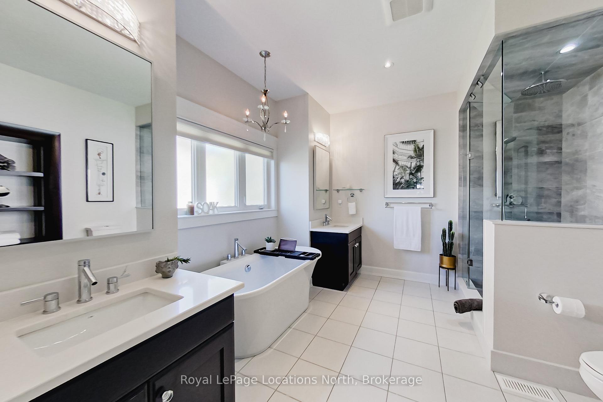 Photo 17 of 16 Frances Drive, Collingwood — HOMEH