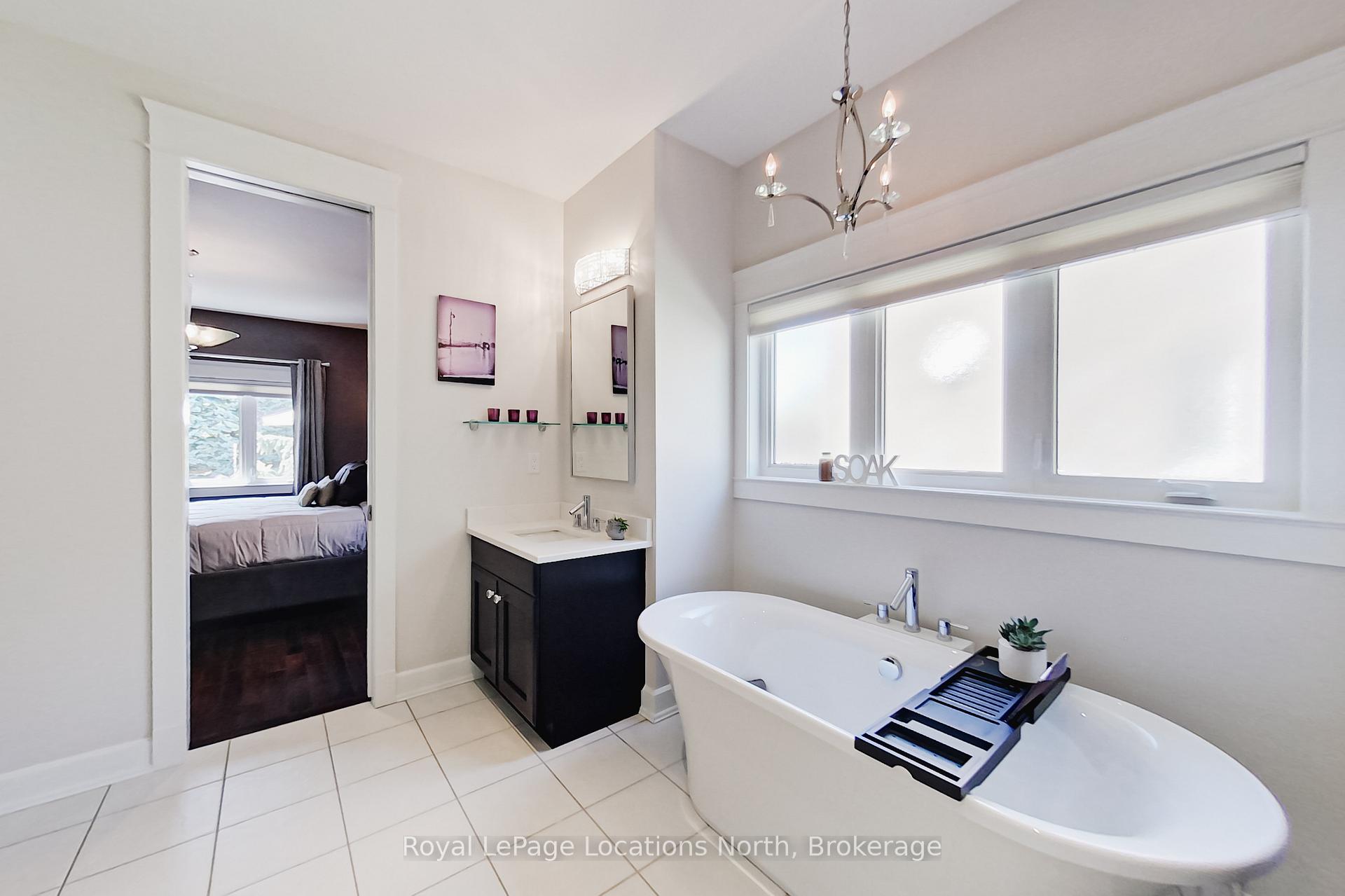 Photo 18 of 16 Frances Drive, Collingwood — HOMEH