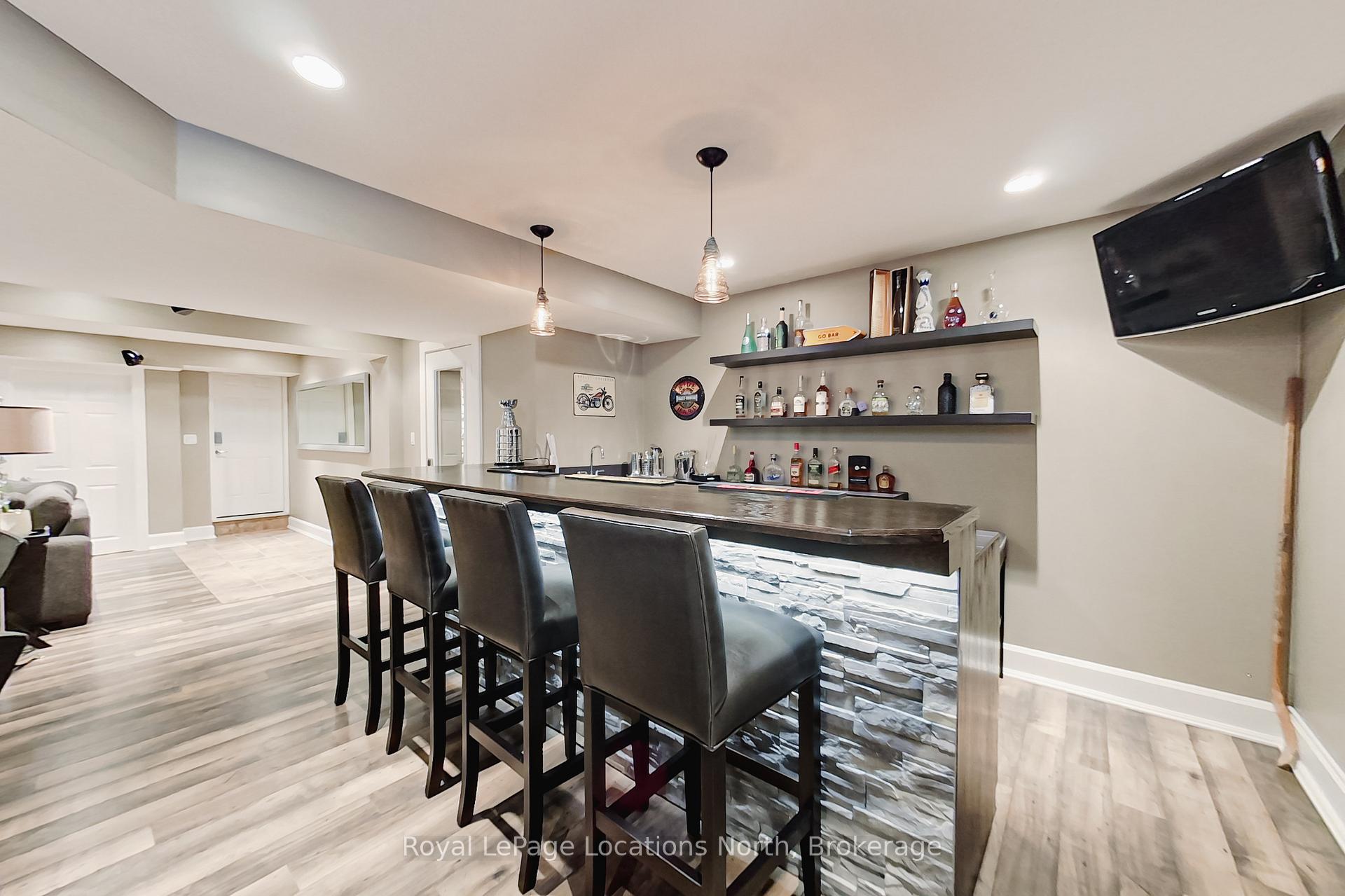 Photo 32 of 16 Frances Drive, Collingwood — HOMEH