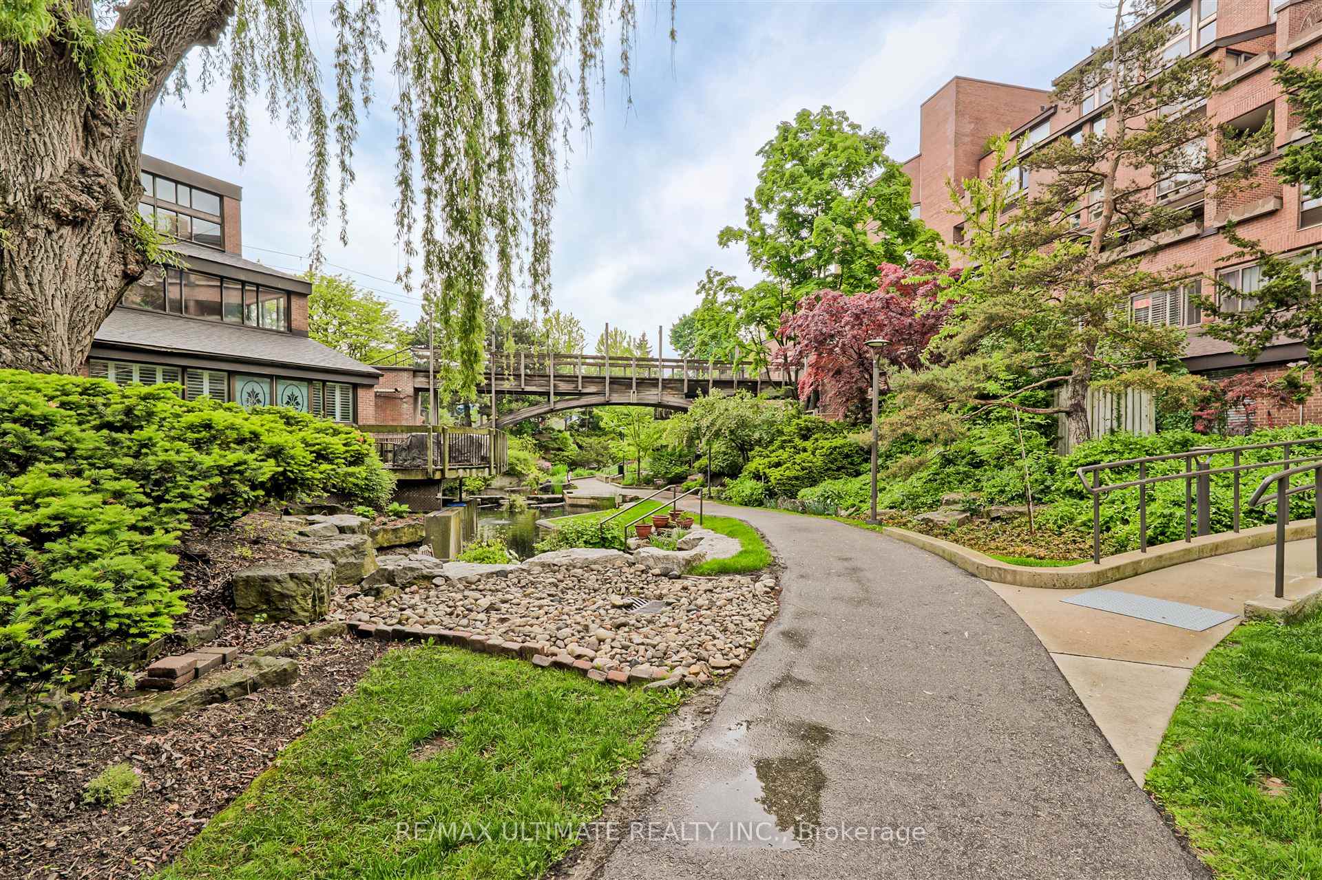 Front of Unit 307, 40 Sylvan Valleyway