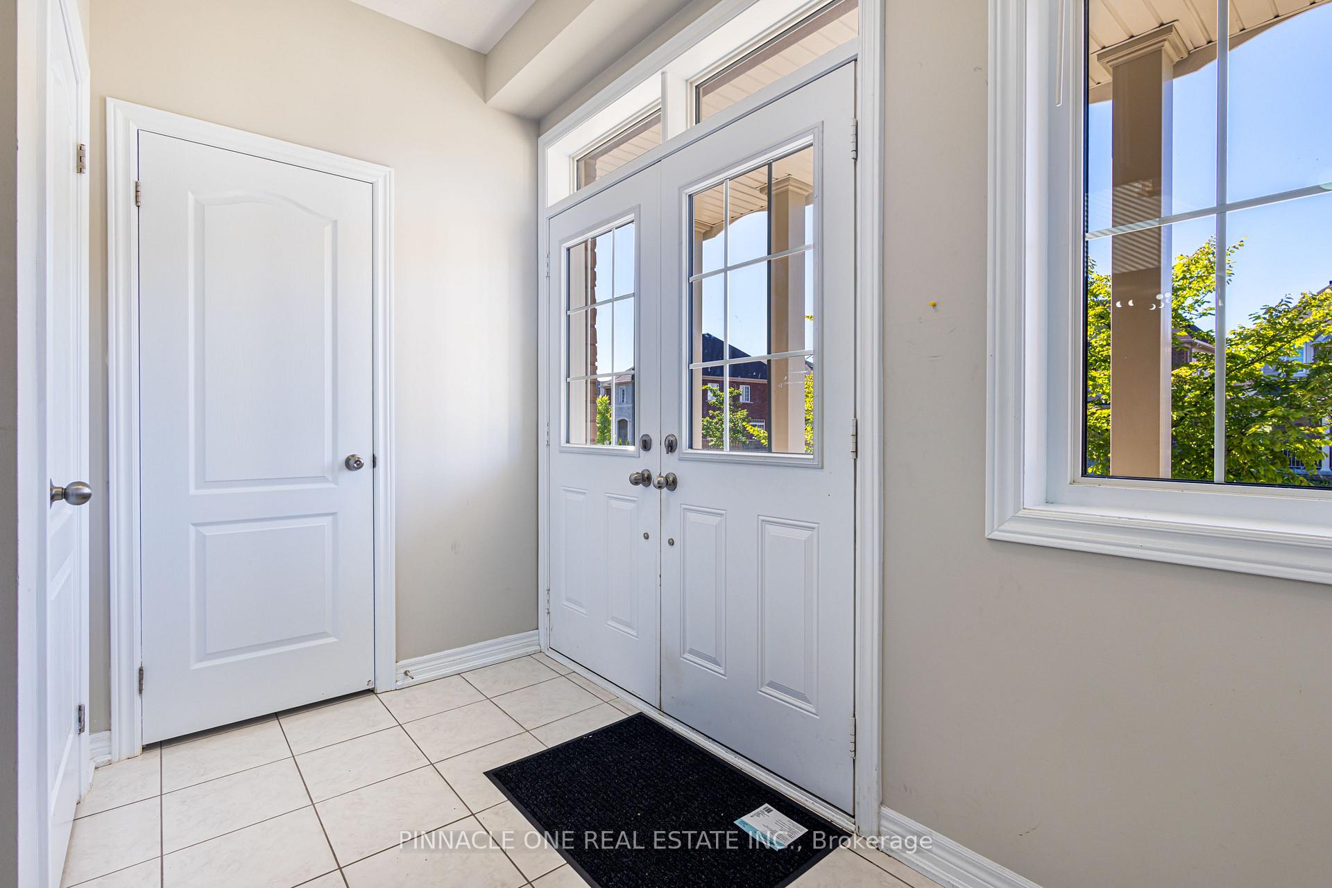 Photo 3 of 183 Bruce Cameron Drive, Clarington, Bowmanville — HOMEH