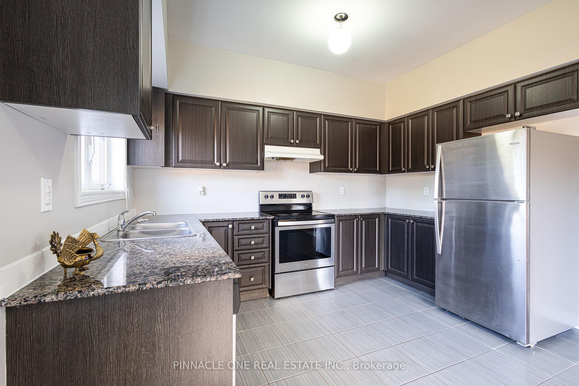 Photo 11 of 183 Bruce Cameron Drive, Clarington, Bowmanville — HOMEH