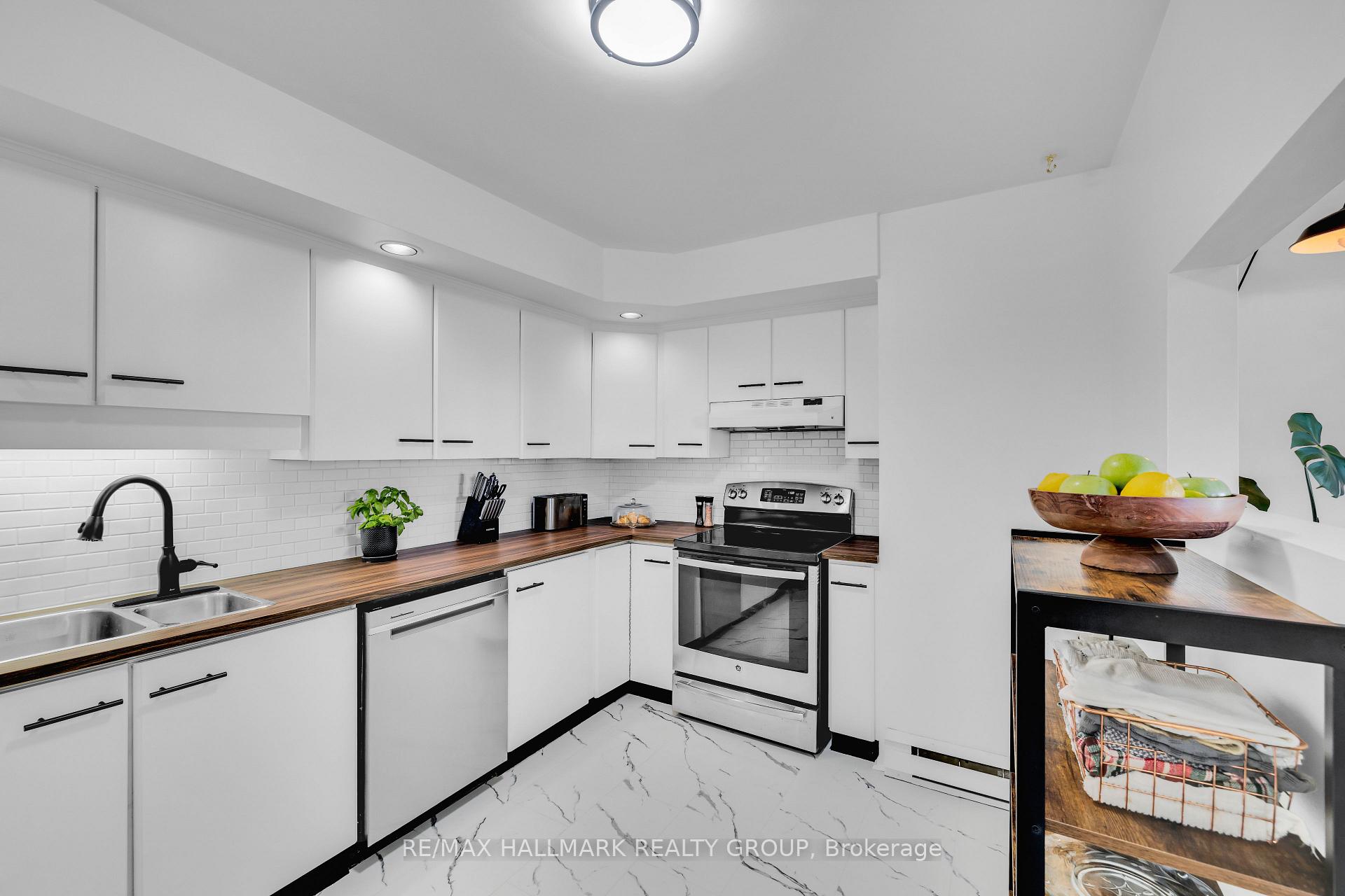 Photo 23 of Unit 3, 5 Timberview Way, Ottawa, Westcliffe Estates — HOMEH