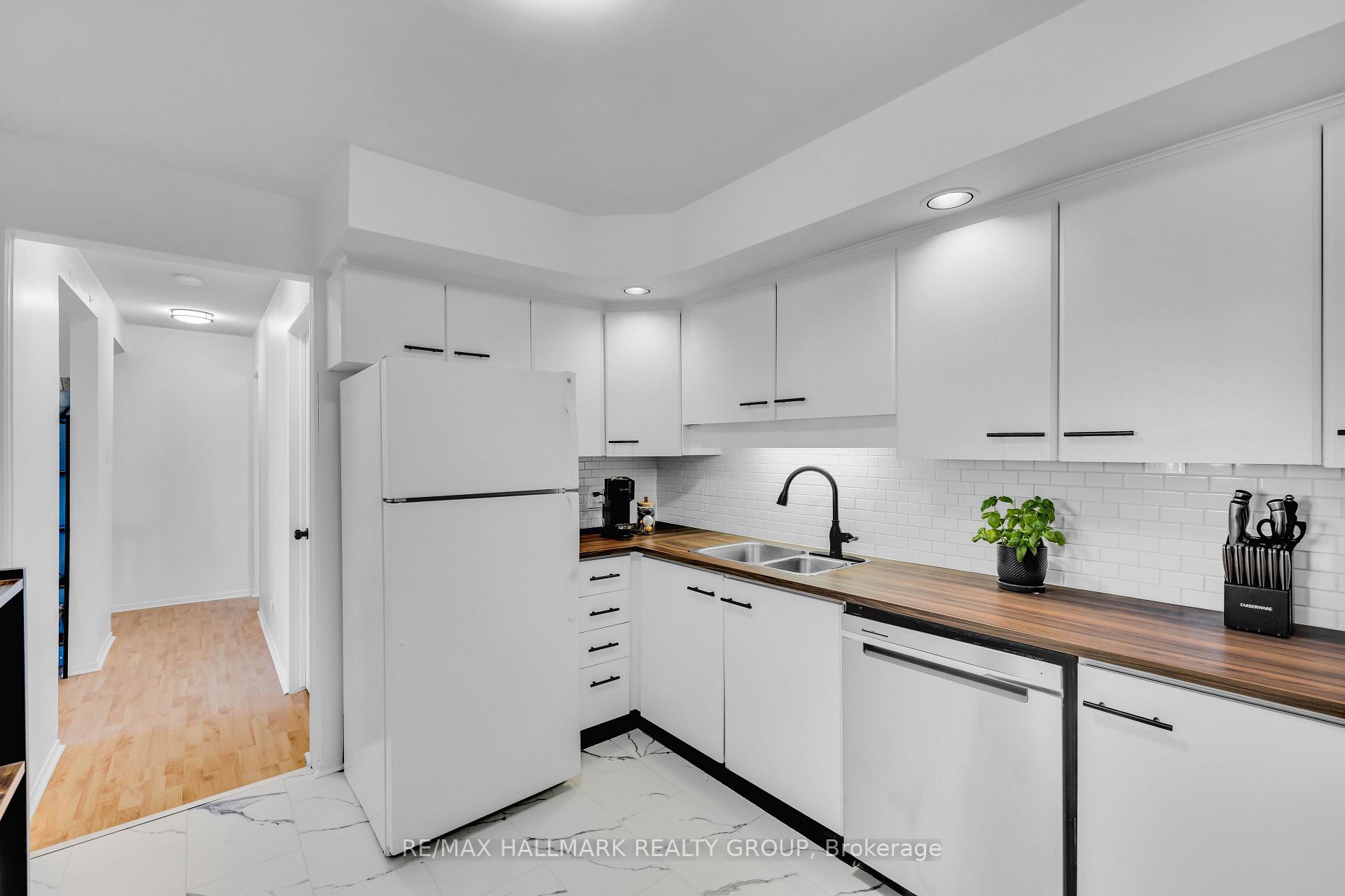 Photo 25 of Unit 3, 5 Timberview Way, Ottawa, Westcliffe Estates — HOMEH
