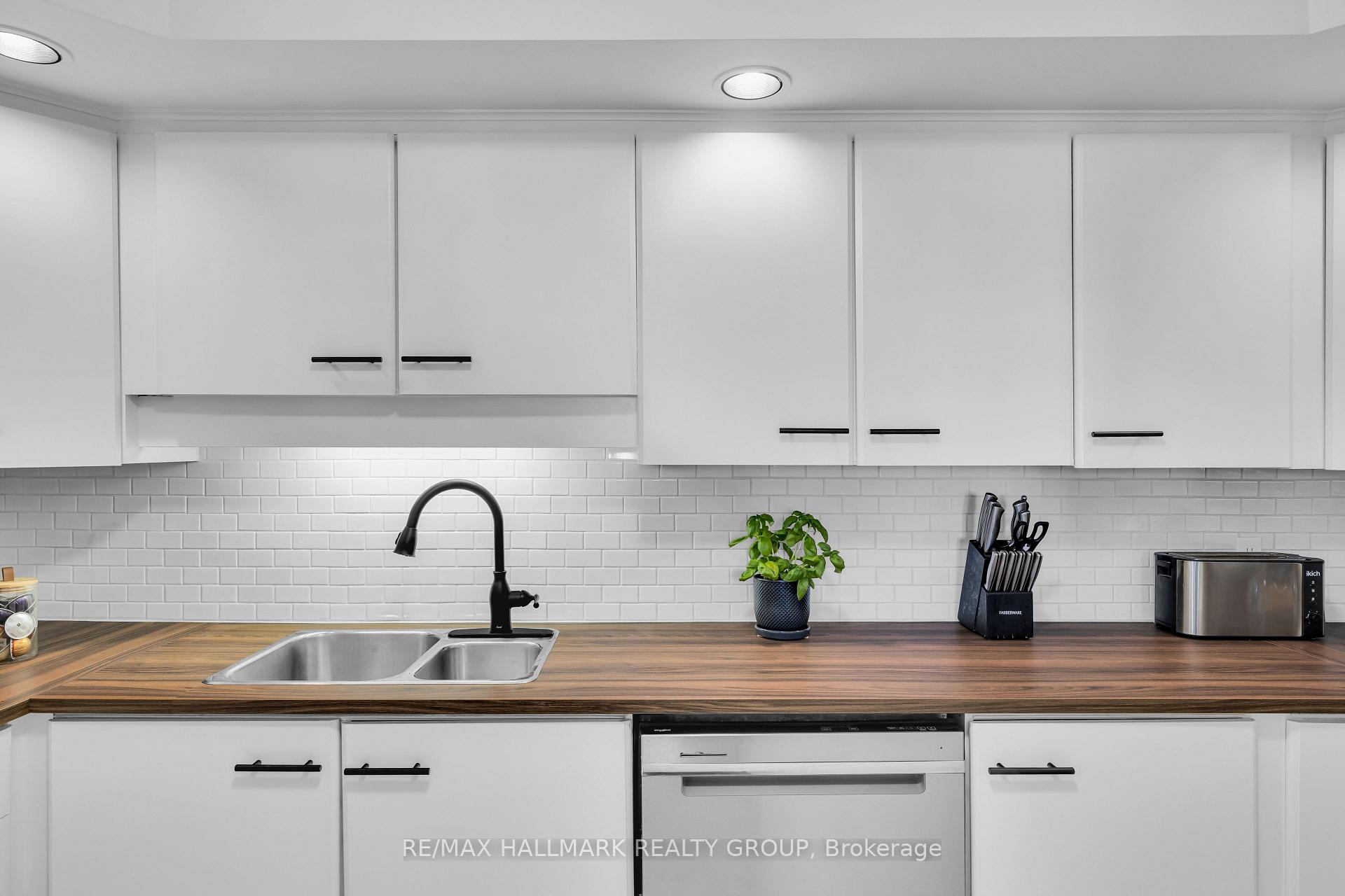 Photo 28 of Unit 3, 5 Timberview Way, Ottawa, Westcliffe Estates — HOMEH