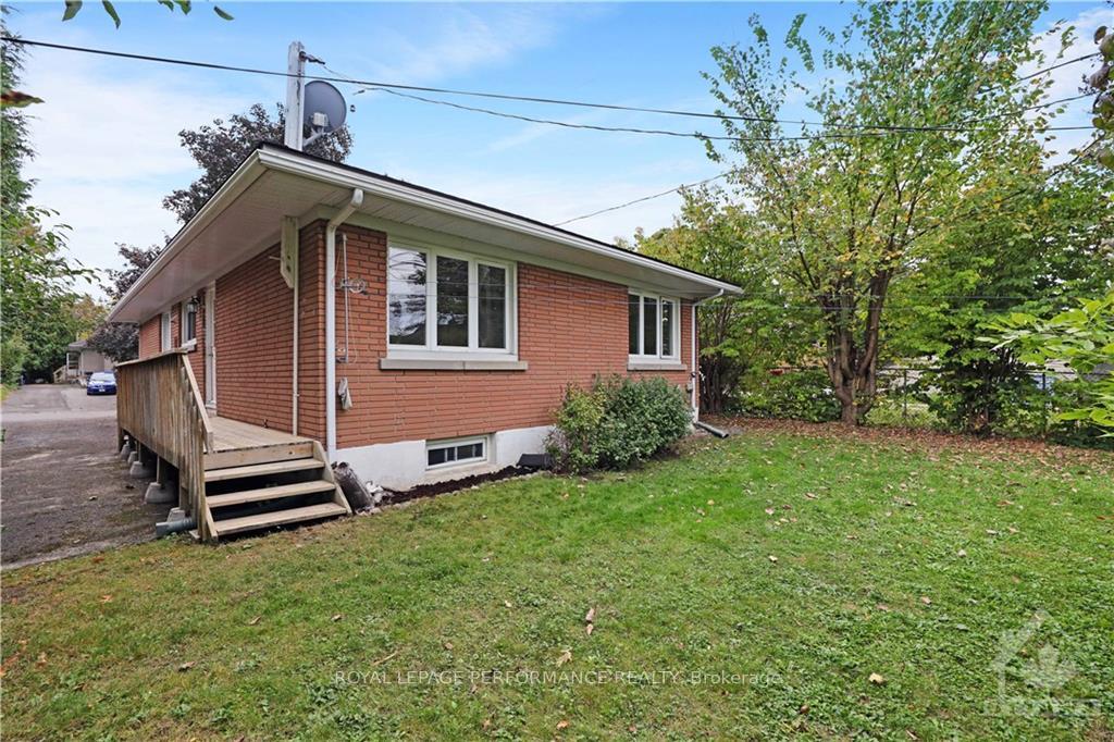 Photo 13 of 821 Weston Drive, Ottawa, Elmvale Acres — HOMEH