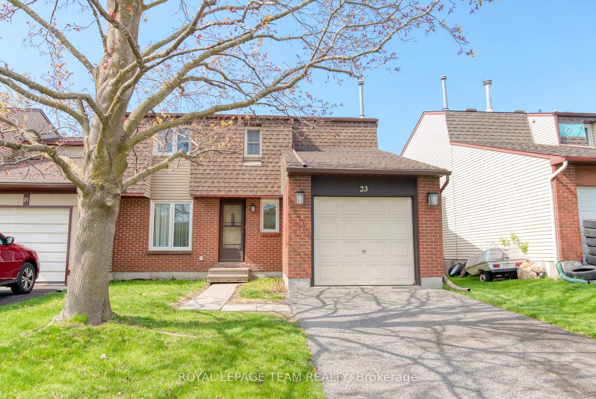 Photo 1 of 23 Tulane Crescent, Ottawa, Barrhaven - On the Green — HOMEH
