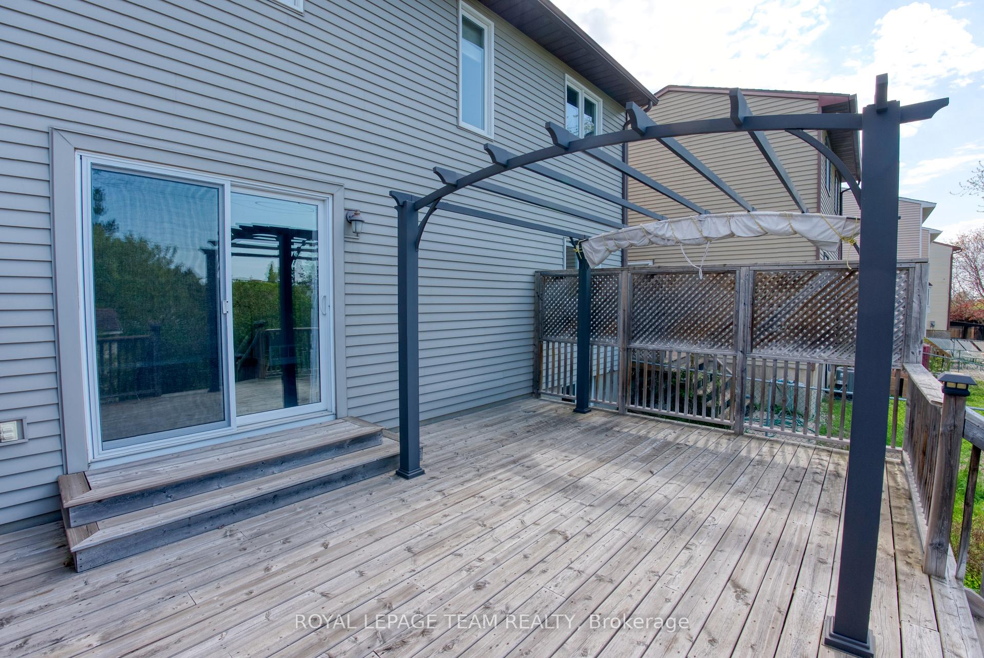 Photo 20 of 23 Tulane Crescent, Ottawa, Barrhaven - On the Green — HOMEH