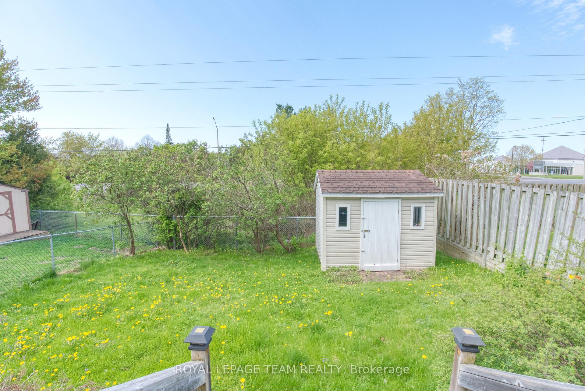 Photo 22 of 23 Tulane Crescent, Ottawa, Barrhaven - On the Green — HOMEH