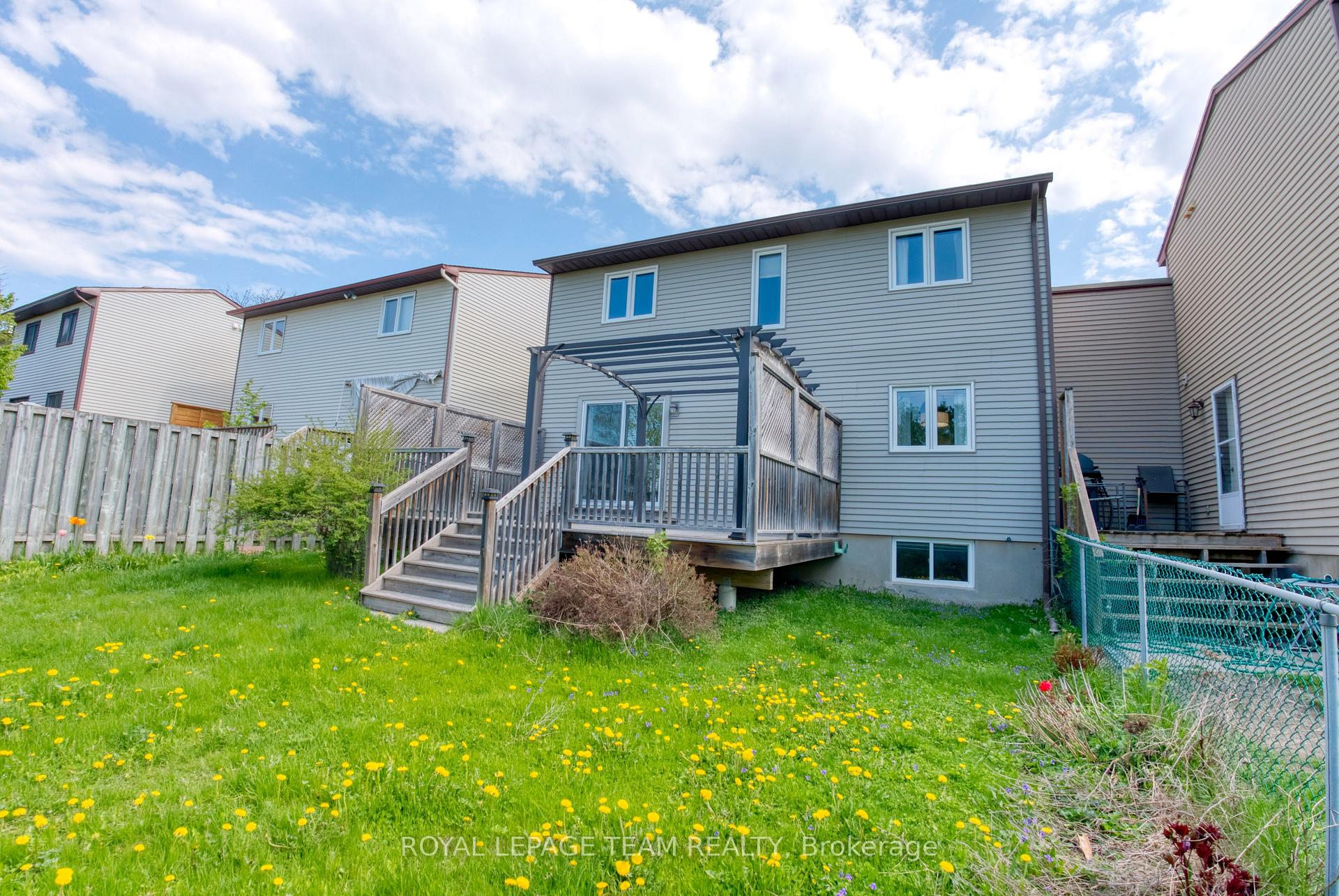 Photo 23 of 23 Tulane Crescent, Ottawa, Barrhaven - On the Green — HOMEH