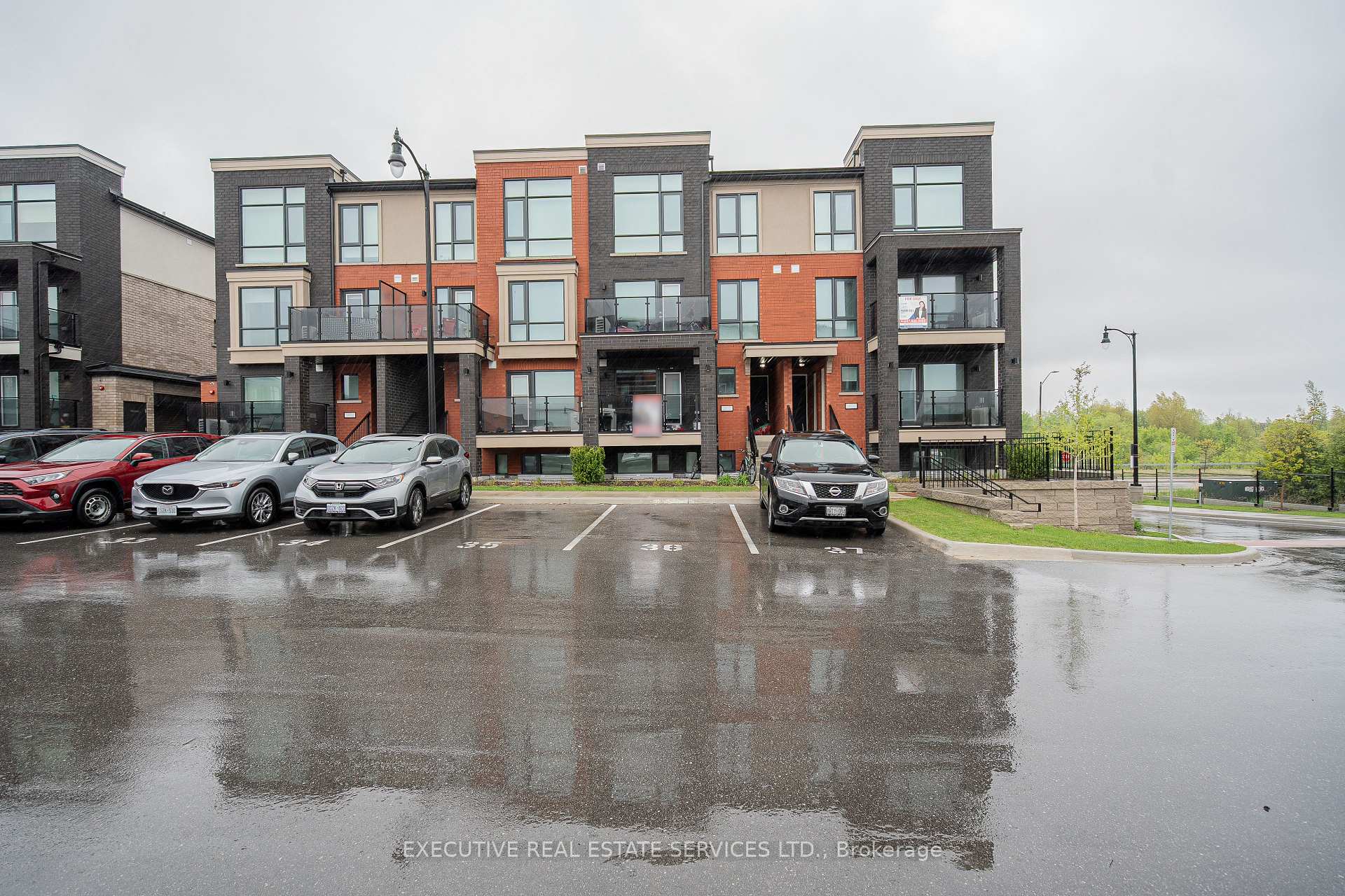 Photo 4 of Unit 10, 195 Veterans Drive, Brampton, Northwest Brampton — HOMEH
