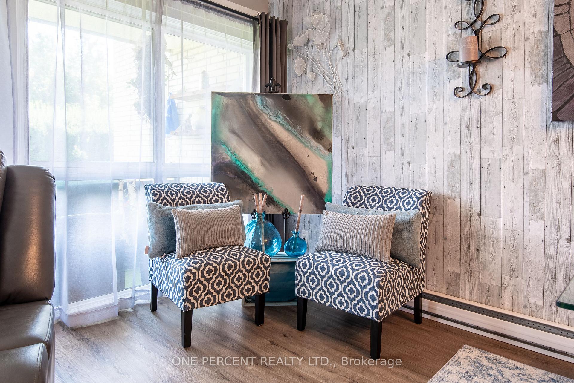 Photo 7 of Unit 103, 105 Conroy Crescent, Guelph, Dovercliffe Park/Old University — HOMEH