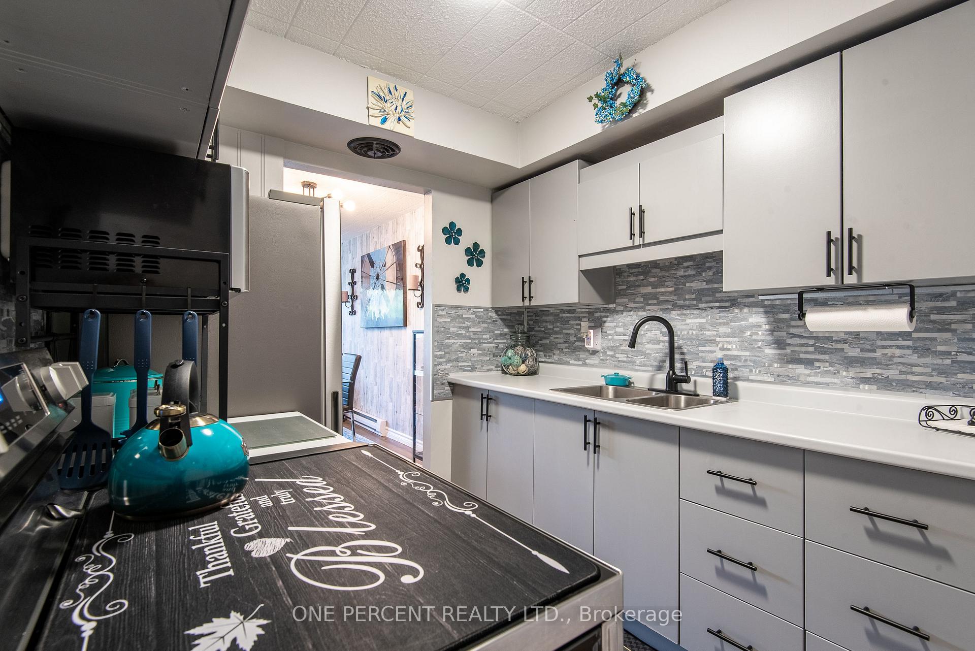 Photo 8 of Unit 103, 105 Conroy Crescent, Guelph, Dovercliffe Park/Old University — HOMEH