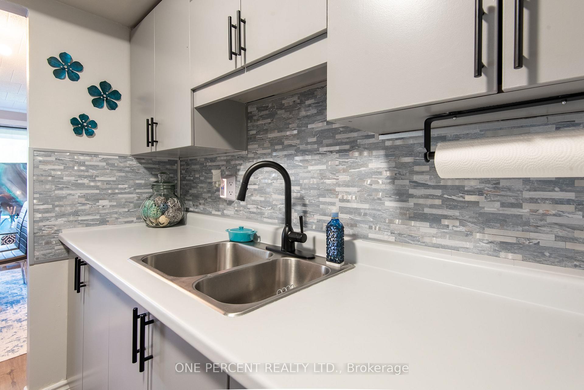 Photo 11 of Unit 103, 105 Conroy Crescent, Guelph, Dovercliffe Park/Old University — HOMEH