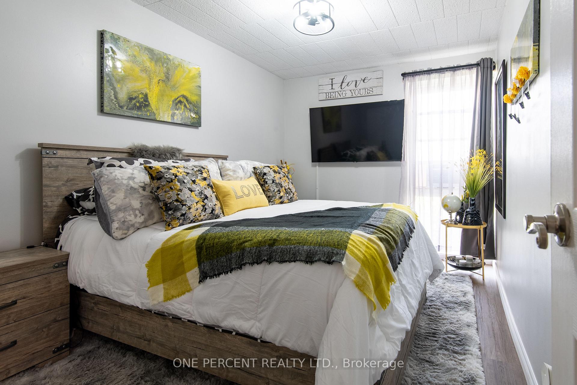 Photo 12 of Unit 103, 105 Conroy Crescent, Guelph, Dovercliffe Park/Old University — HOMEH