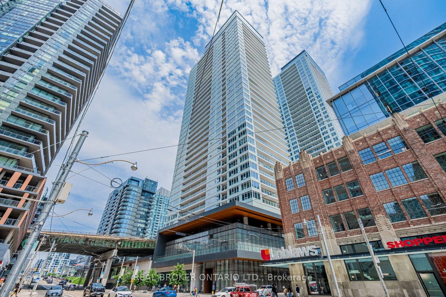 Photo 1 of Unit 816, 19 Bathurst Street, Toronto, Waterfront Communities — HOMEH