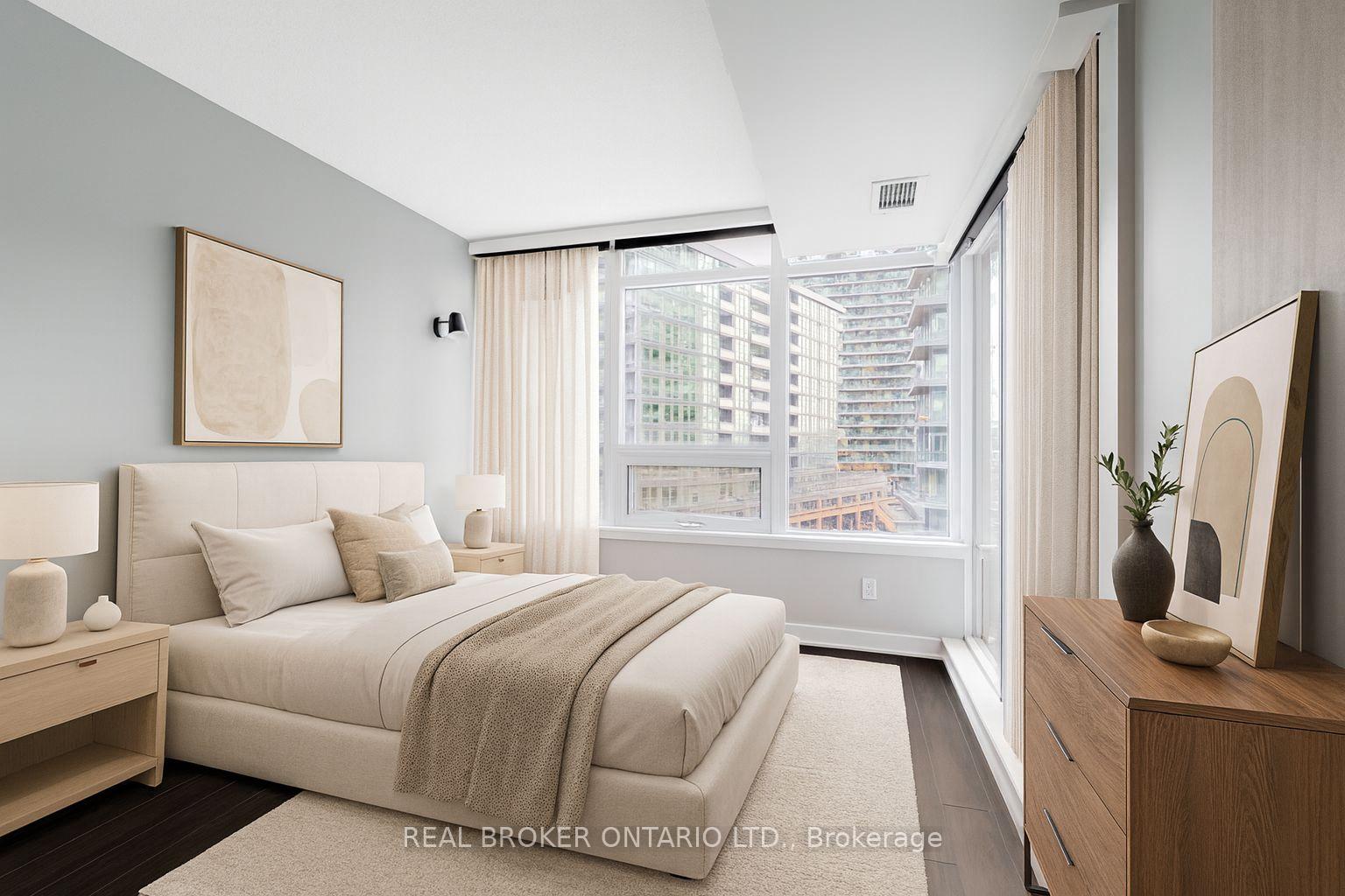 Photo 4 of Unit 816, 19 Bathurst Street, Toronto, Waterfront Communities — HOMEH