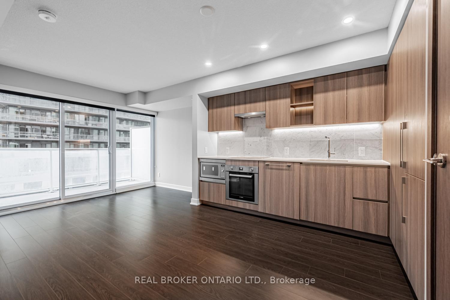 Photo 6 of Unit 816, 19 Bathurst Street, Toronto, Waterfront Communities — HOMEH