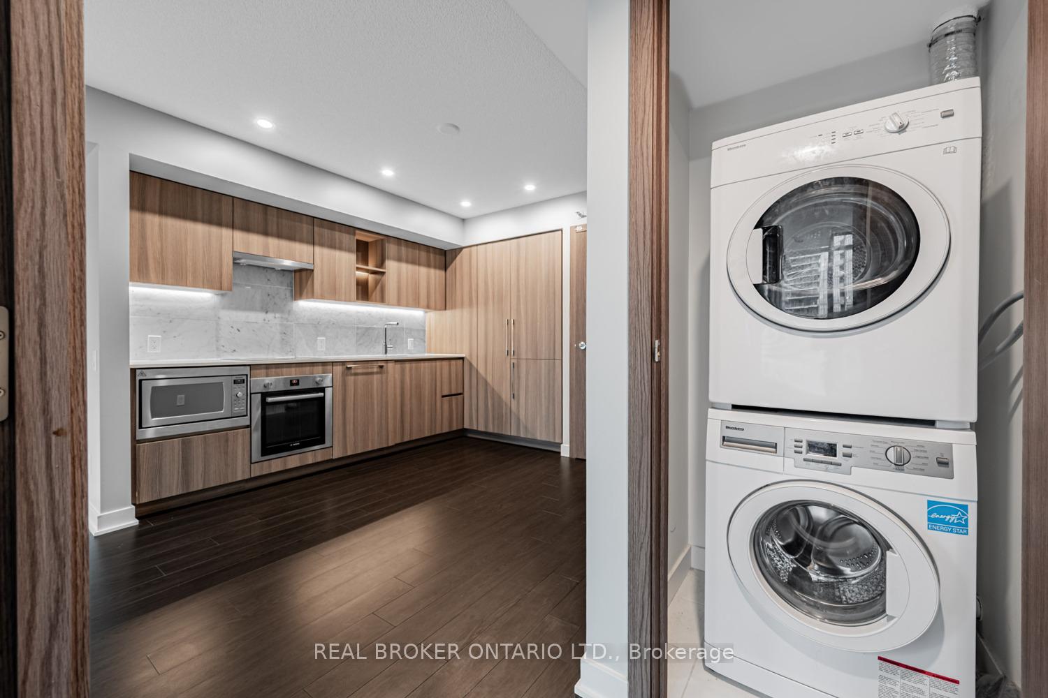 Photo 7 of Unit 816, 19 Bathurst Street, Toronto, Waterfront Communities — HOMEH