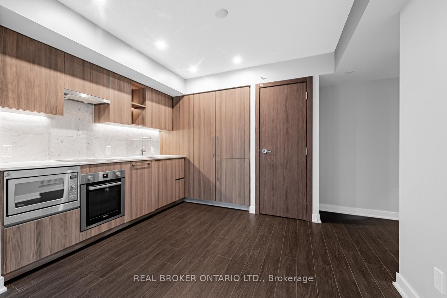 Photo 8 of Unit 816, 19 Bathurst Street, Toronto, Waterfront Communities — HOMEH