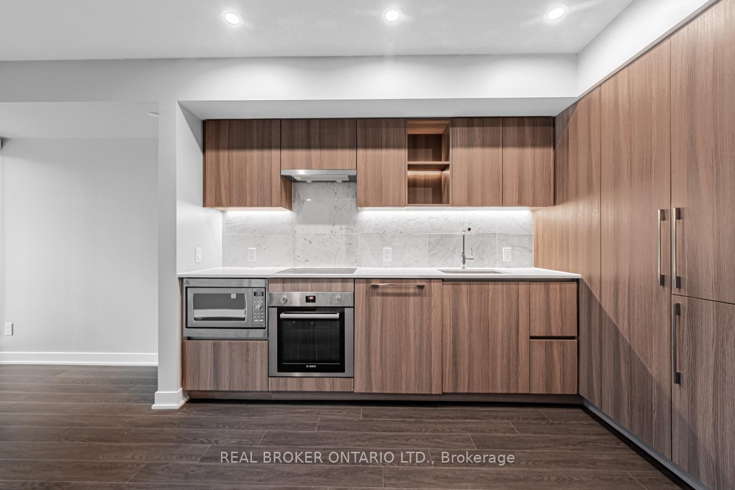 Photo 11 of Unit 816, 19 Bathurst Street, Toronto, Waterfront Communities — HOMEH