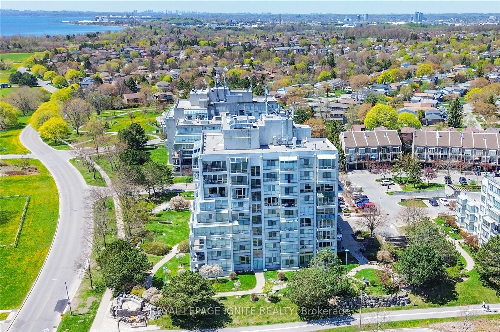 Photo 4 of Unit 812, 45 Cumberland Lane, Ajax, South West — HOMEH
