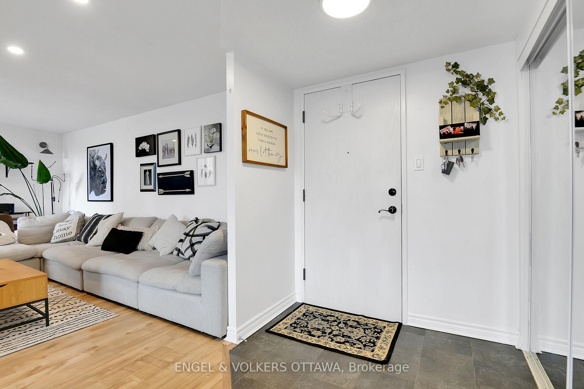 Photo 5 of Unit 101, 2759 Carousel Crescent, Ottawa, Emerald Woods/Sawmill Creek — HOMEH