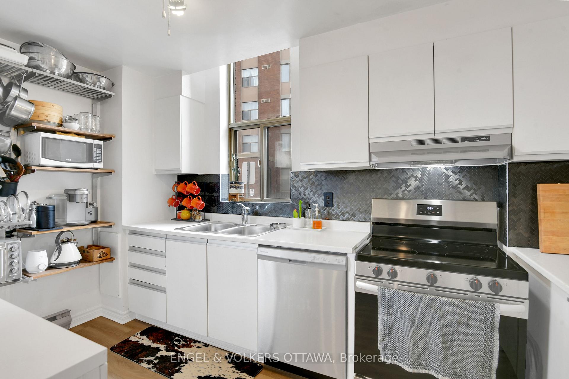 Photo 15 of Unit 101, 2759 Carousel Crescent, Ottawa, Emerald Woods/Sawmill Creek — HOMEH