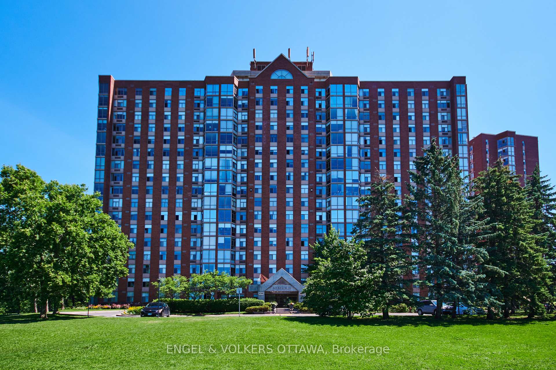 Photo 2 of Unit 101, 2759 Carousel Crescent, Ottawa, Emerald Woods/Sawmill Creek — HOMEH