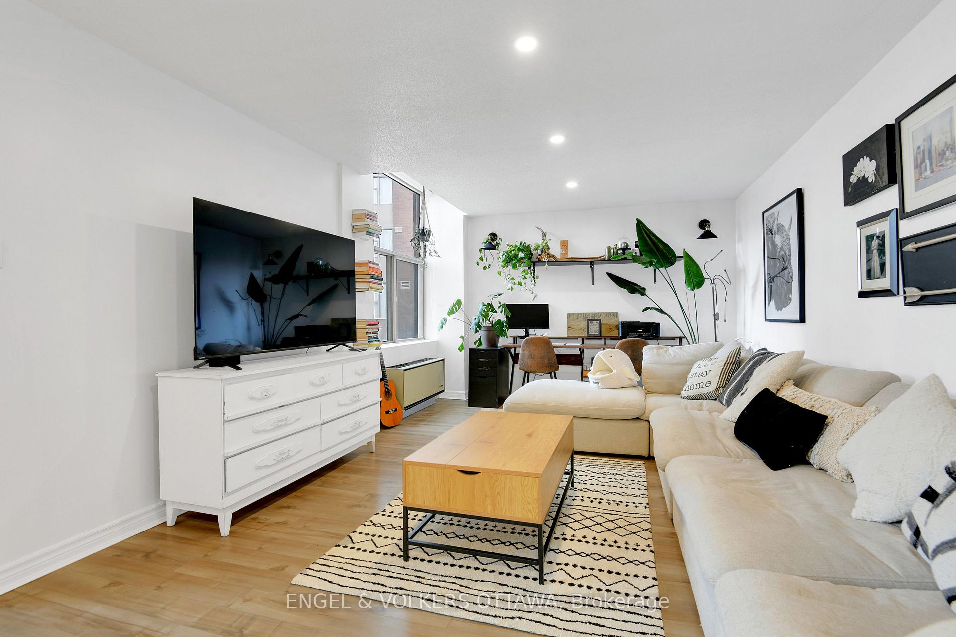 Photo 25 of Unit 101, 2759 Carousel Crescent, Ottawa, Emerald Woods/Sawmill Creek — HOMEH