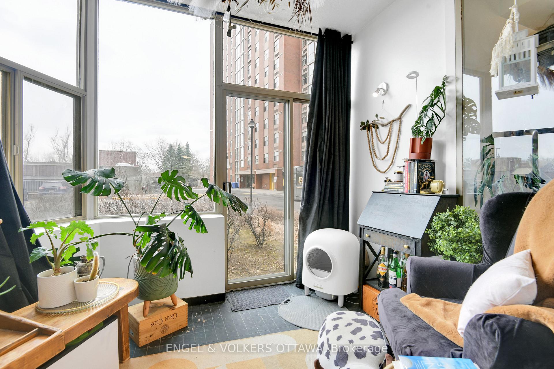 Photo 32 of Unit 101, 2759 Carousel Crescent, Ottawa, Emerald Woods/Sawmill Creek — HOMEH