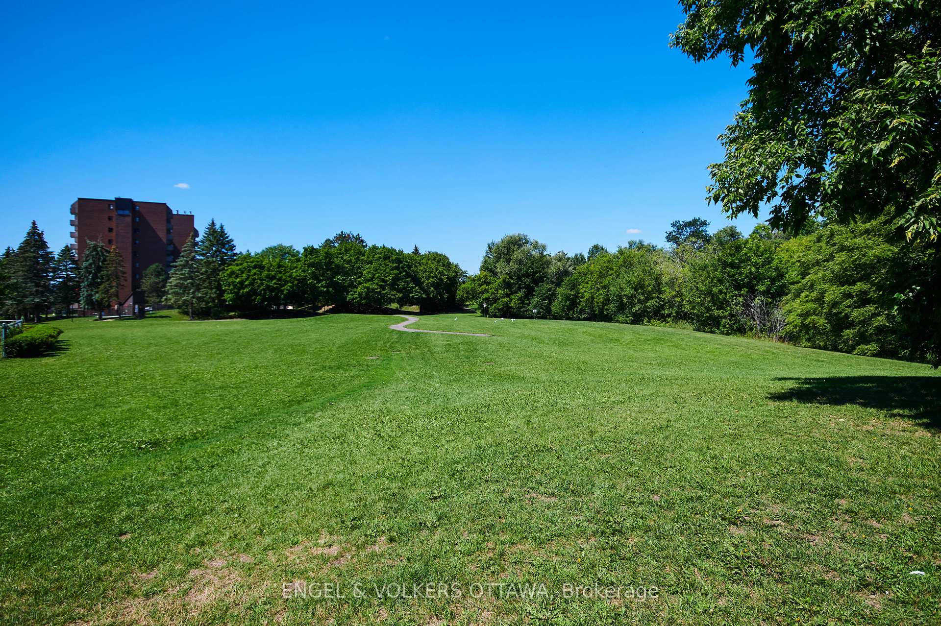 Photo 53 of Unit 101, 2759 Carousel Crescent, Ottawa, Emerald Woods/Sawmill Creek — HOMEH