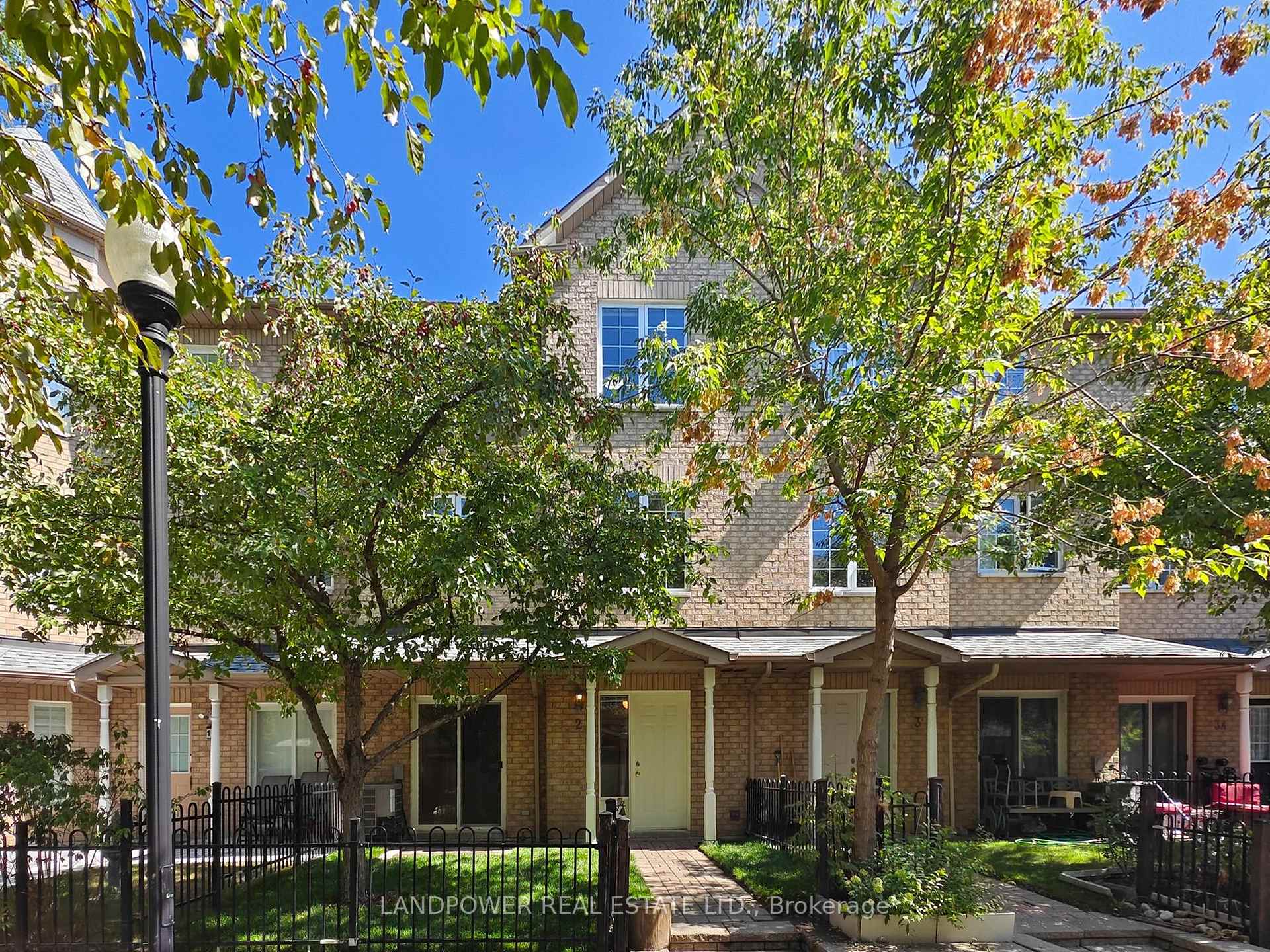 Front of Unit 2, 18 St Moritz Way