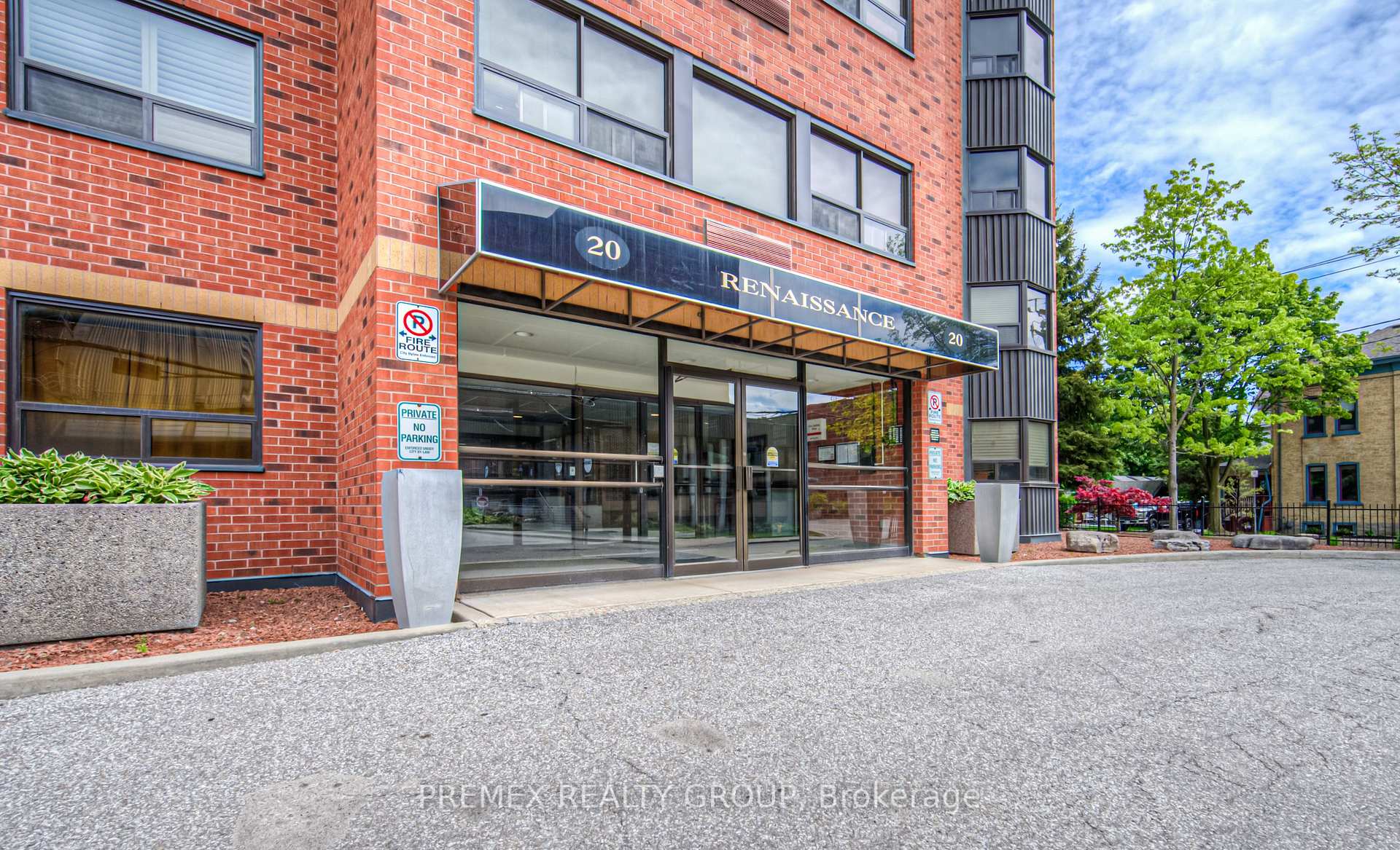 Photo 2 of Unit 305, 20 Ellen Street E, Kitchener — HOMEH