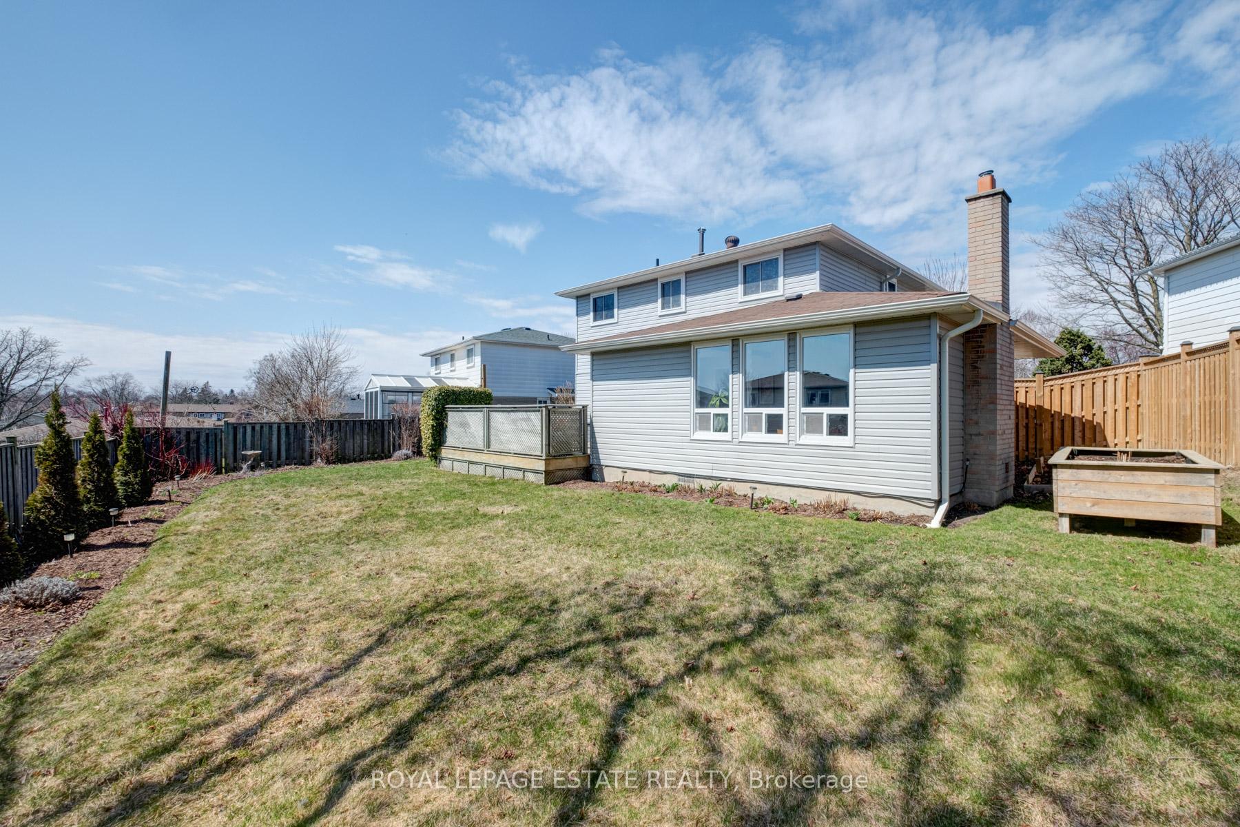 Photo 32 of 76 Harland Crescent, Ajax, South East — HOMEH