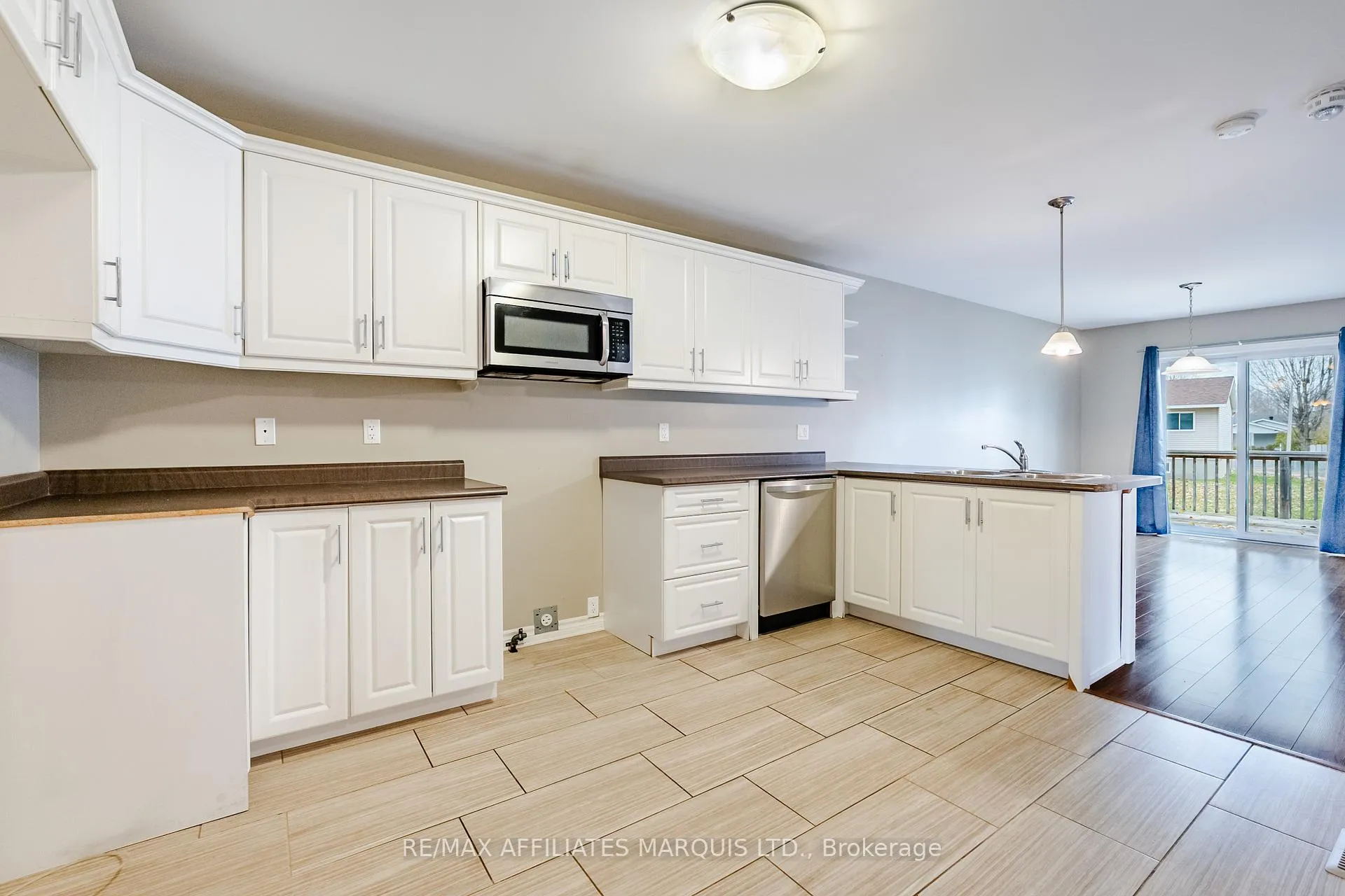 Photo 9 of 660 Hamilton Crescent, Cornwall — HOMEH