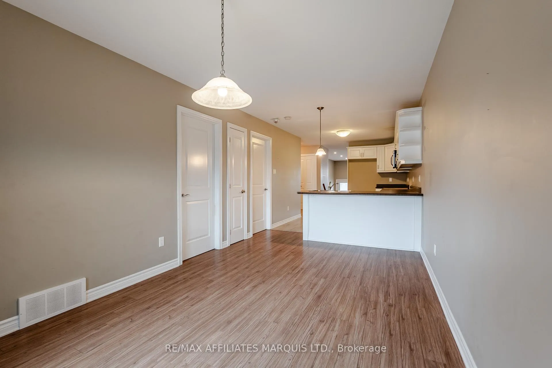 Photo 12 of 660 Hamilton Crescent, Cornwall — HOMEH