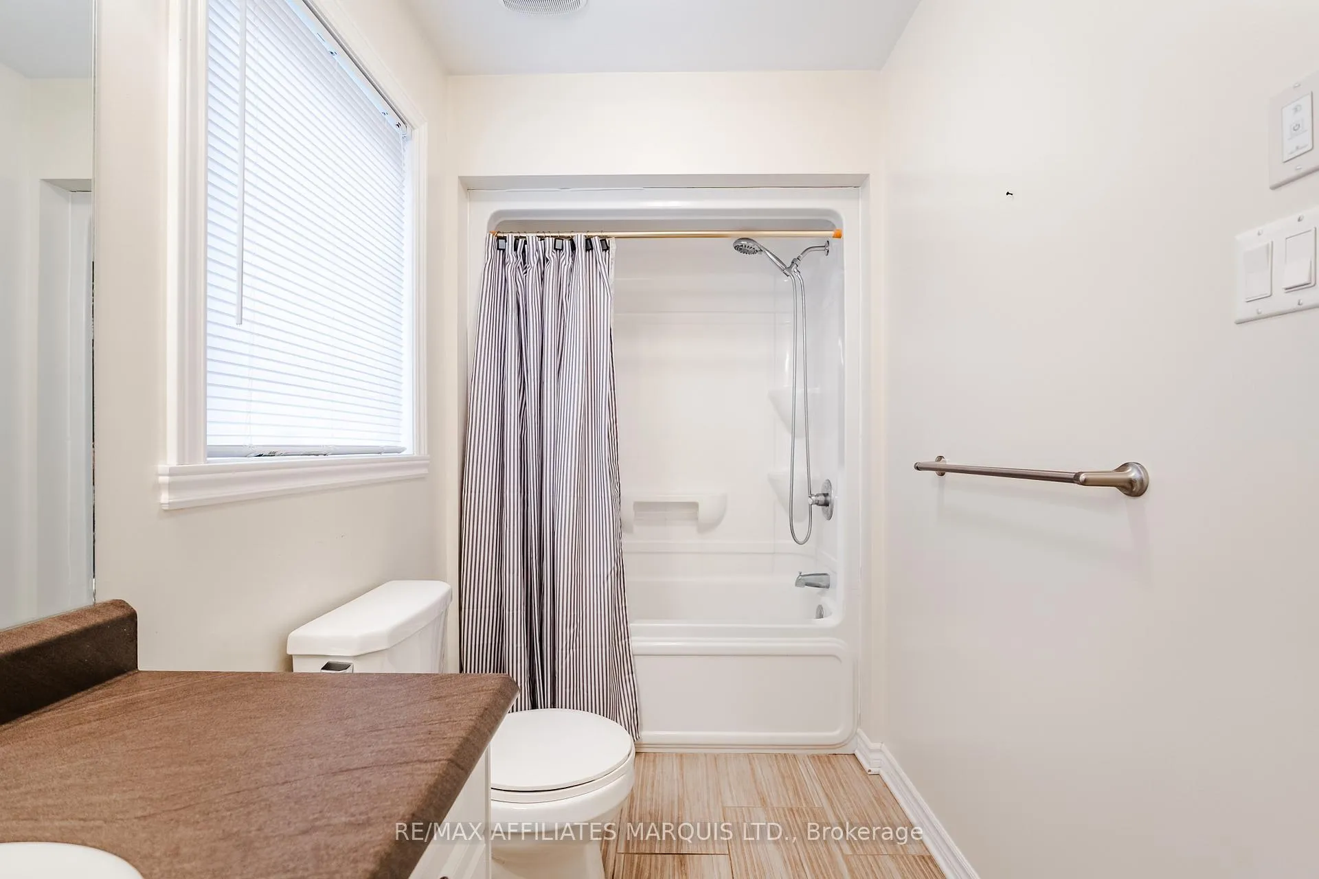 Photo 17 of 660 Hamilton Crescent, Cornwall — HOMEH