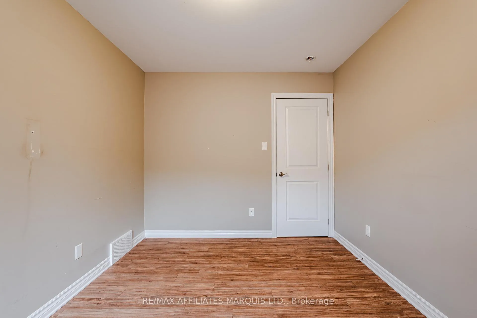 Photo 20 of 660 Hamilton Crescent, Cornwall — HOMEH