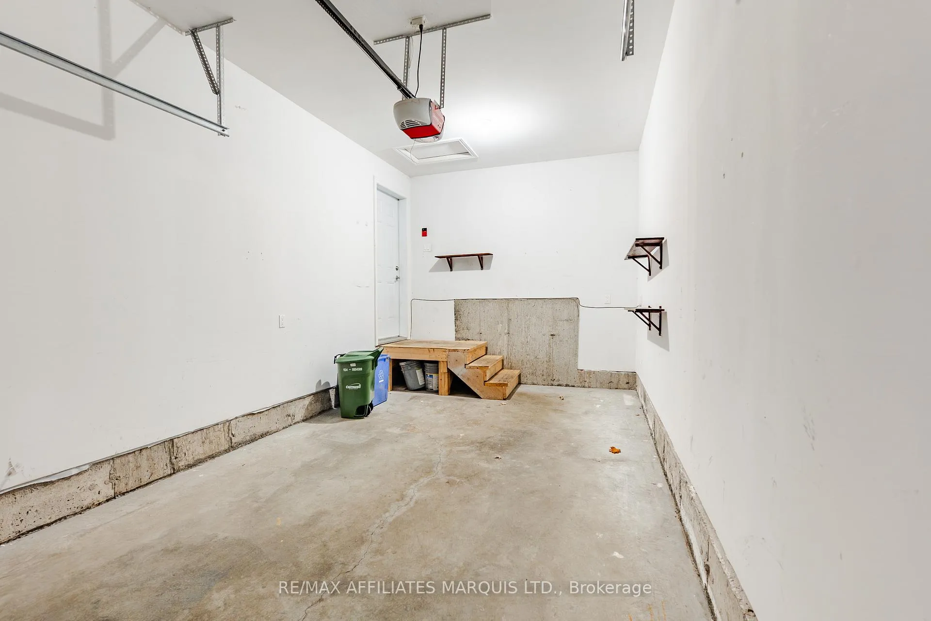 Photo 40 of 660 Hamilton Crescent, Cornwall — HOMEH
