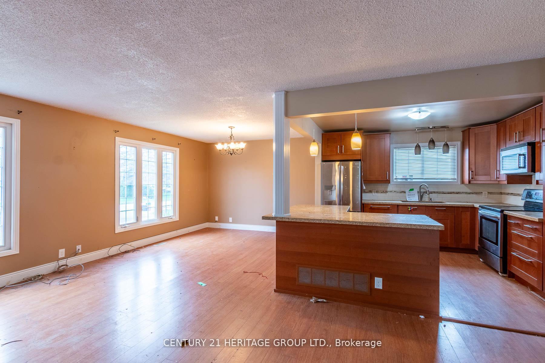 Photo 6 of 70 Dorothy Avenue, Georgina, Sutton & Jackson's Point — HOMEH