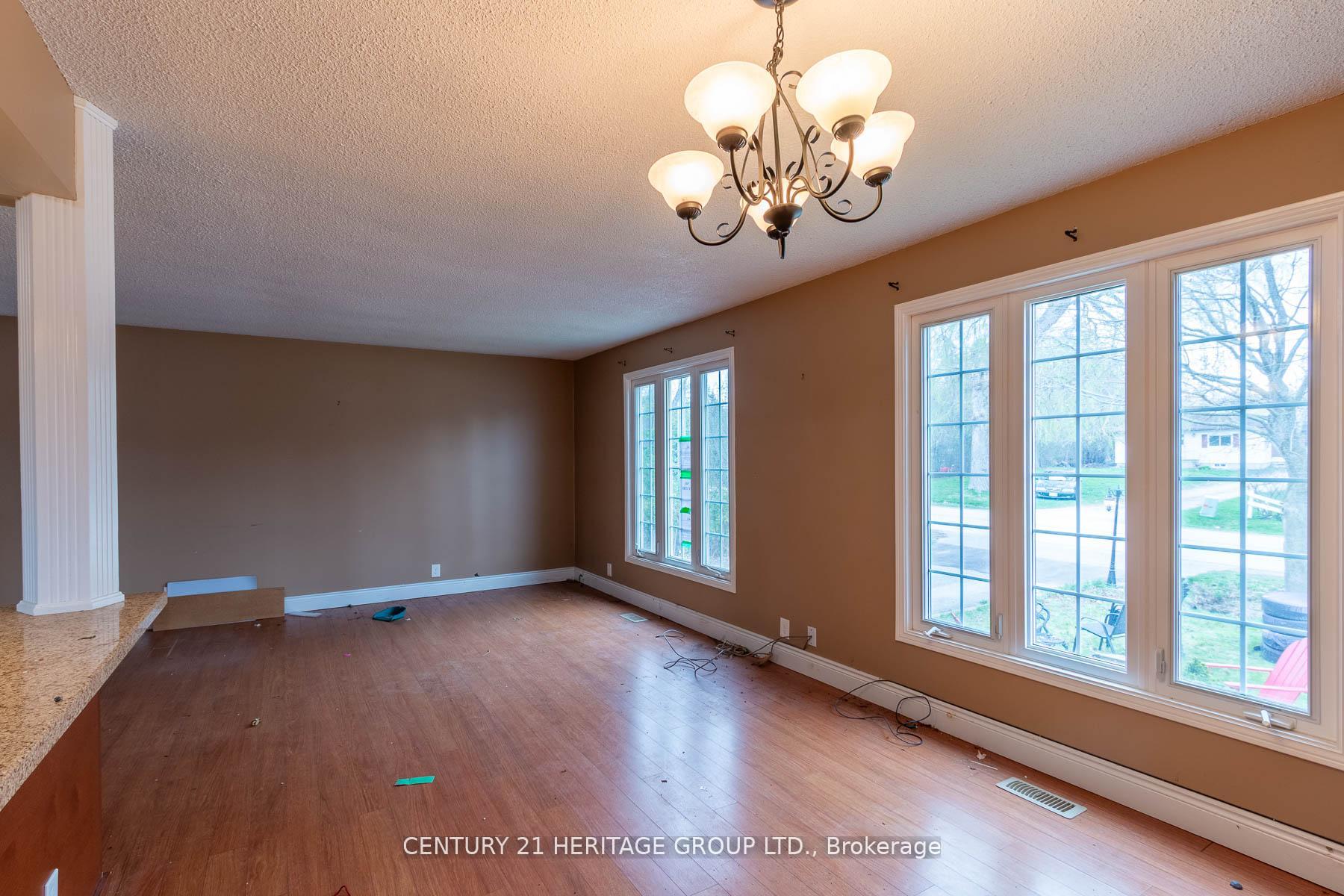Photo 11 of 70 Dorothy Avenue, Georgina, Sutton & Jackson's Point — HOMEH