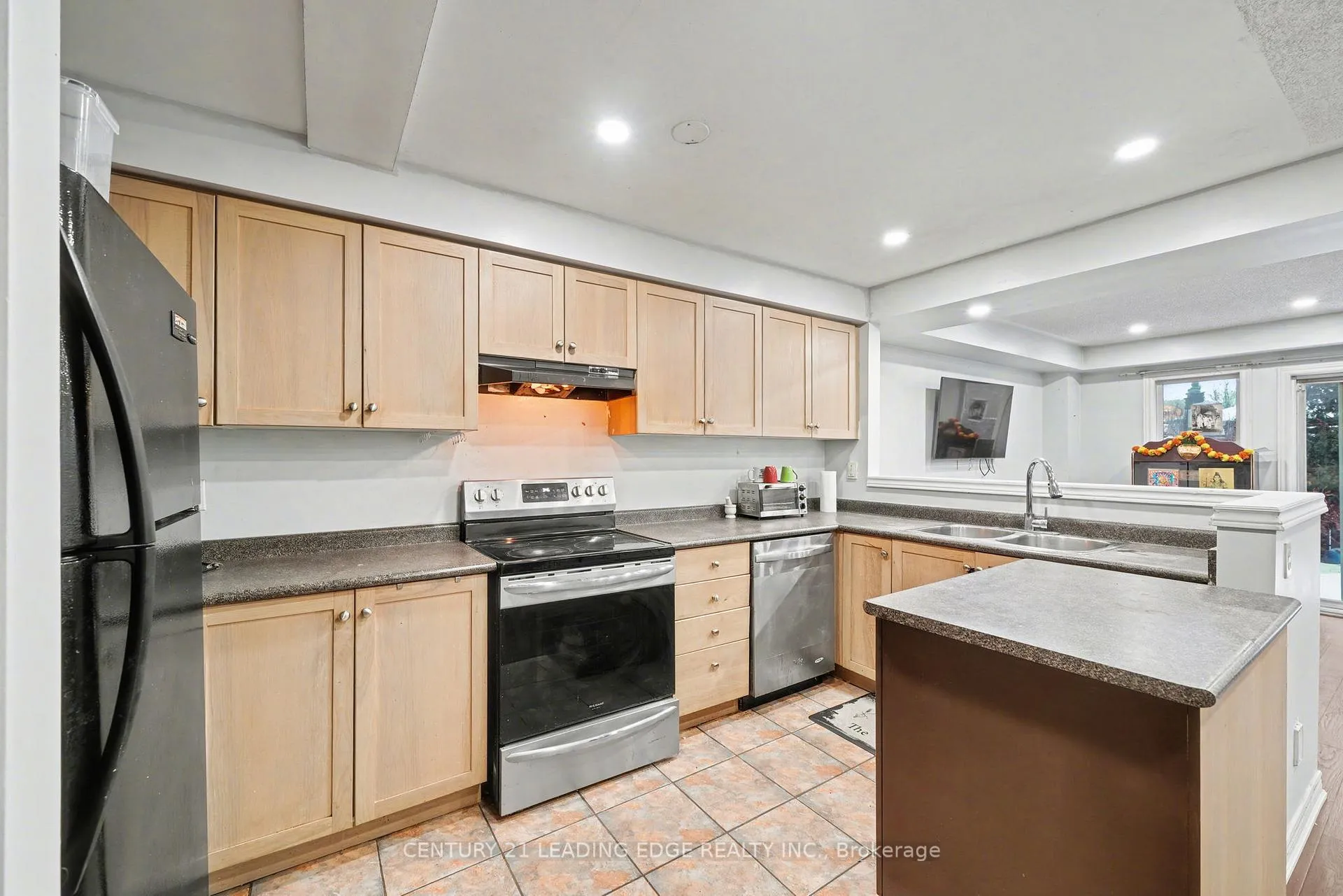 Photo 9 of 5 Traymore Street, Brampton, Fletcher's Meadow — HOMEH