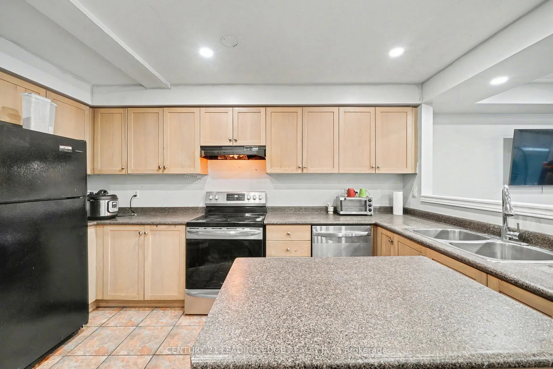 Photo 11 of 5 Traymore Street, Brampton, Fletcher's Meadow — HOMEH