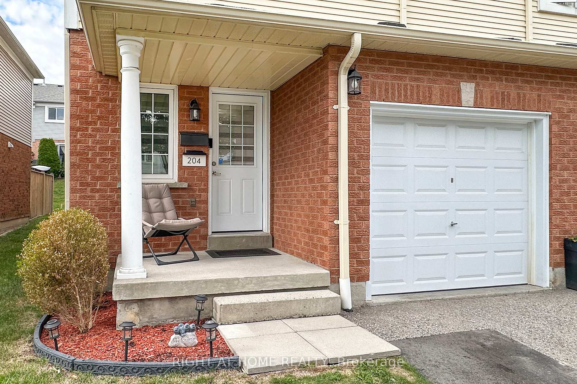Photo 3 of Unit 204, 10 Bassett Boulevard, Whitby, Pringle Creek — HOMEH