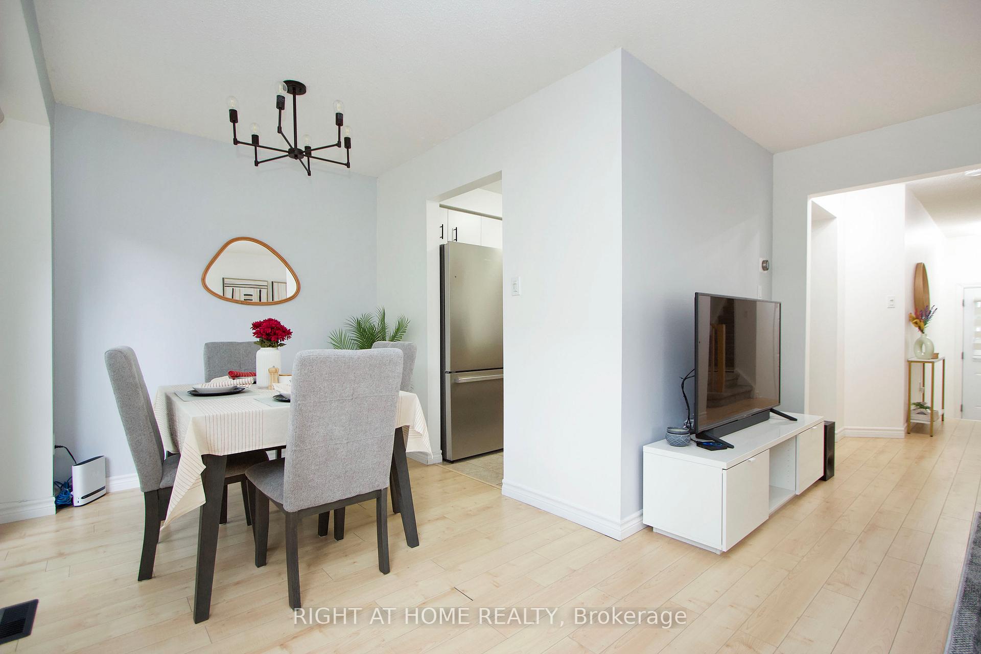 Photo 10 of Unit 204, 10 Bassett Boulevard, Whitby, Pringle Creek — HOMEH