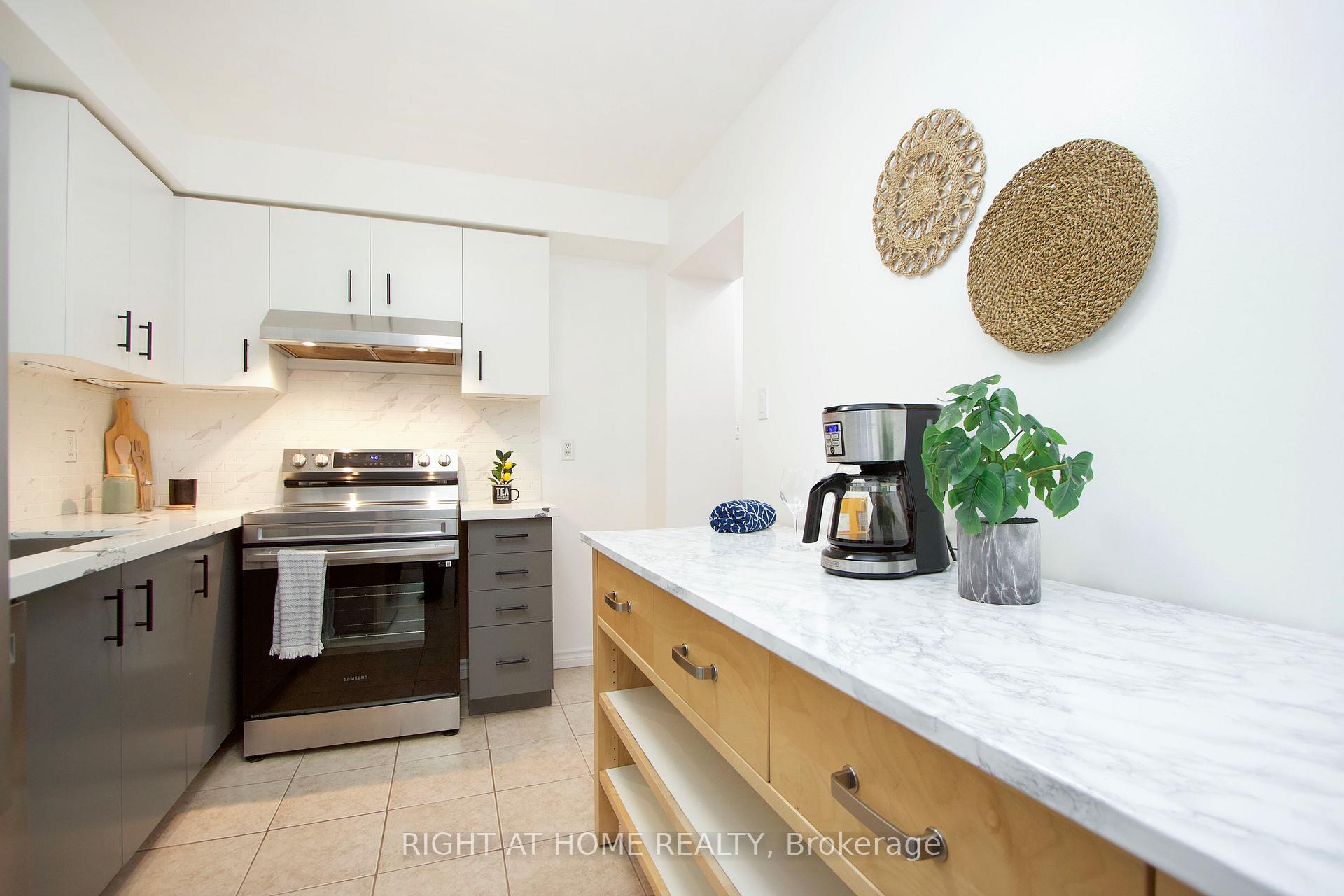Photo 13 of Unit 204, 10 Bassett Boulevard, Whitby, Pringle Creek — HOMEH