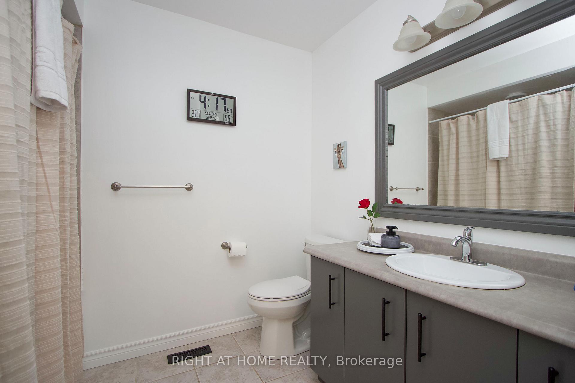 Photo 25 of Unit 204, 10 Bassett Boulevard, Whitby, Pringle Creek — HOMEH